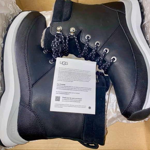 UGG zaydie waterproof boots New in box woman size 9 🖤🩶🖤 - Picture 2 of 12